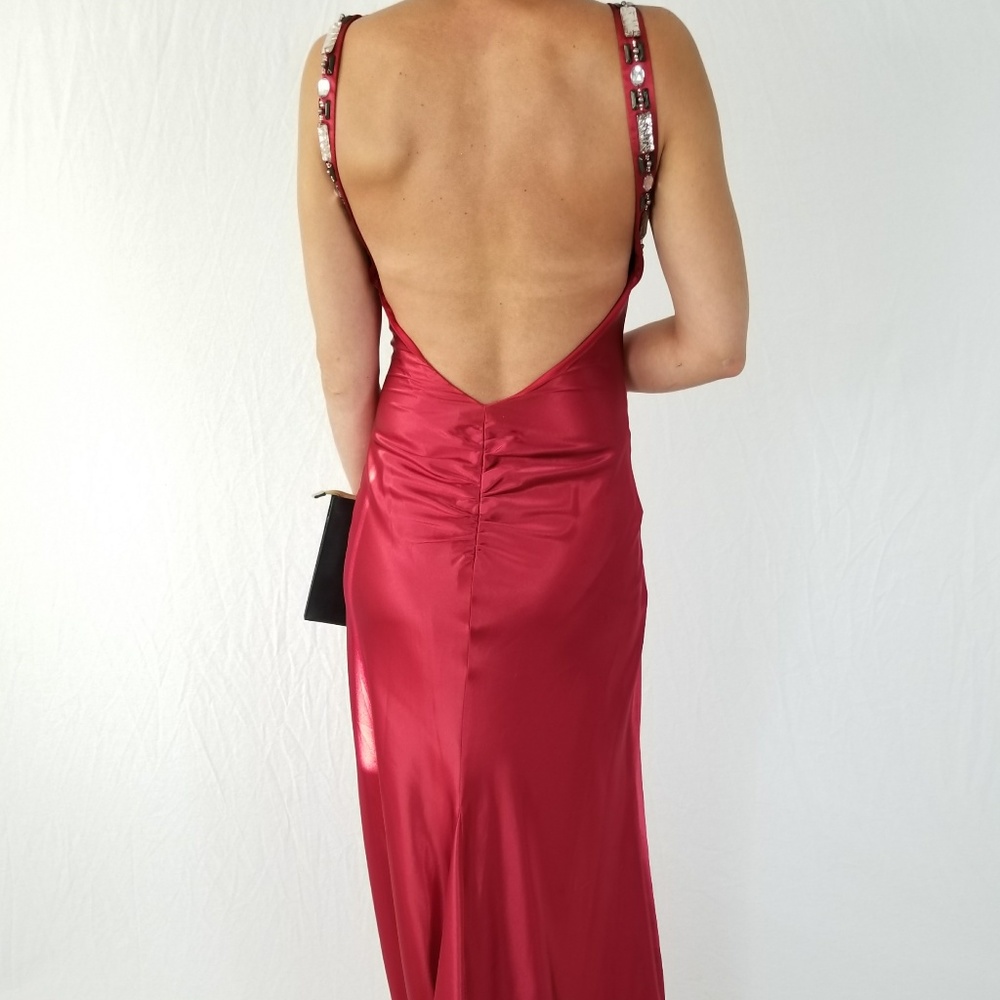 STUNNING RED SATIN GOWN - SIZE 8